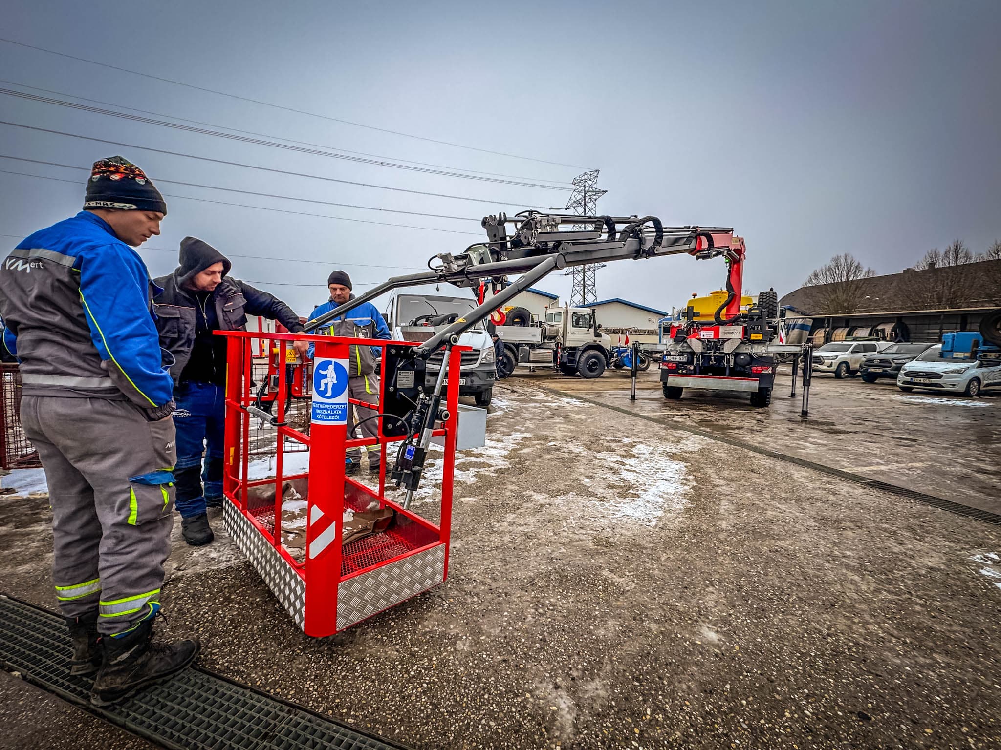 Basket lift truck