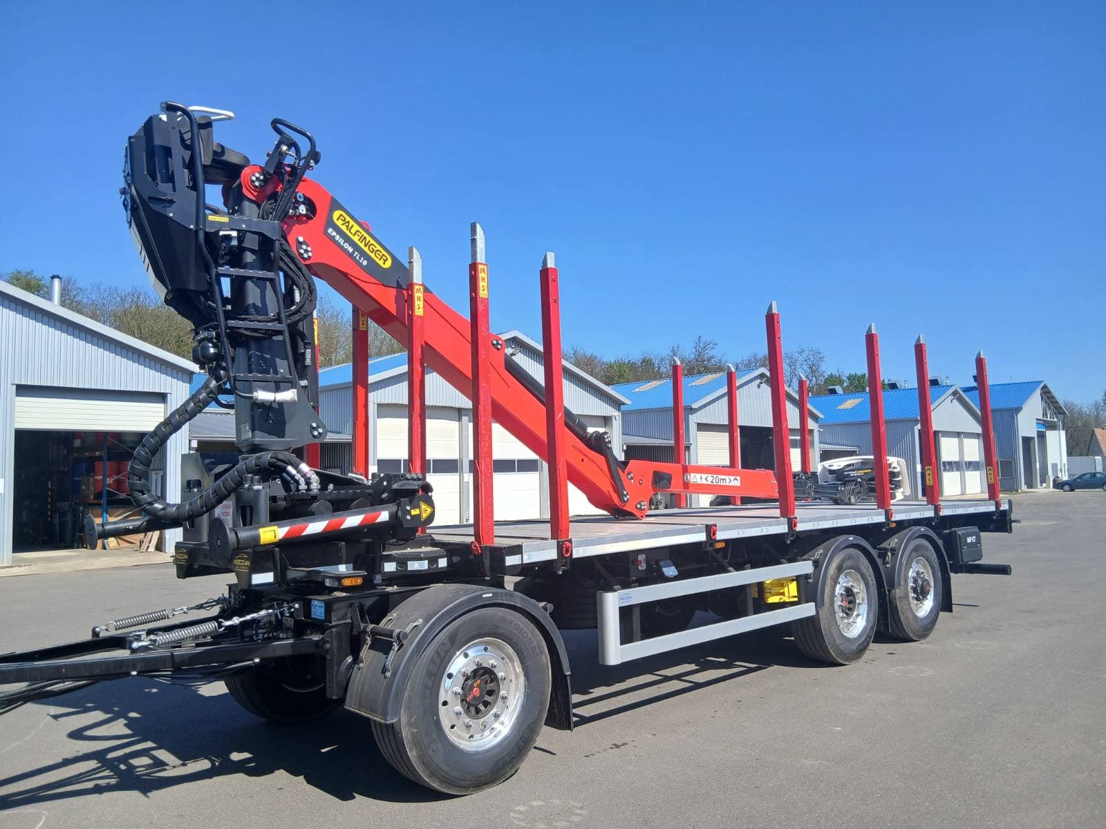 Truck with loader crane – 2. kép